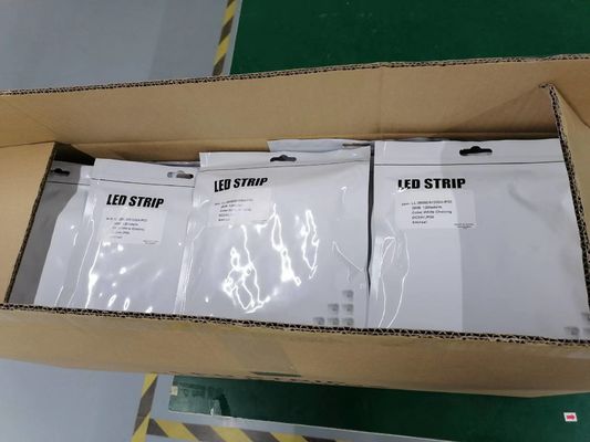 번쩍거리는 LED 신축성 스트립은 빛을 보내게 한 smd2835 달리는 물 백색 조금 스트립을 경주하는 24V 말을 밝힙니다
