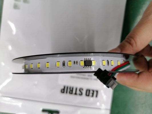 번쩍거리는 LED 신축성 스트립은 빛을 보내게 한 smd2835 달리는 물 백색 조금 스트립을 경주하는 24V 말을 밝힙니다